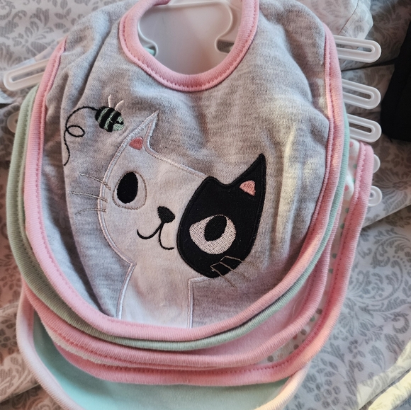 Baby Bibs - Picture 1 of 3